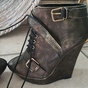 Colin Stuart size 6 booties - Never worn. No Tags